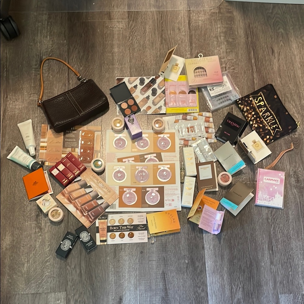 Coach bag with makeup collection SEND OFFERS!!